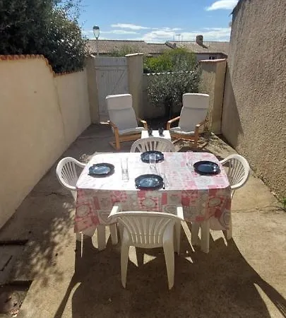 Agreable Petite Maison 2 Chambres, De 48m2 Sans Vis-a-vis Et Parking Privatif אגדה