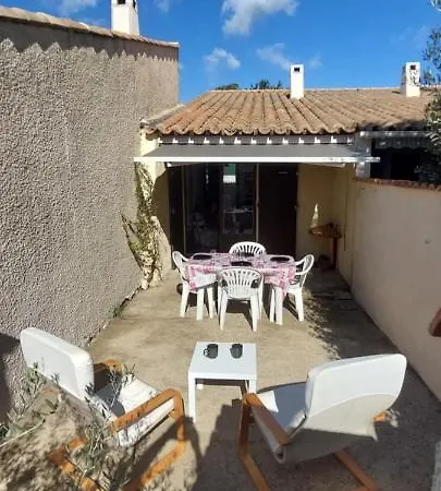 Agreable Petite Maison 2 Chambres, De 48m2 Sans Vis-a-vis Et Parking Privatif בית נופש