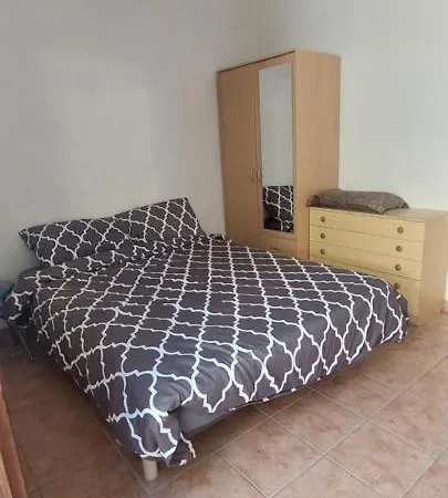 בית נופש Agreable Petite Maison 2 Chambres, De 48m2 Sans Vis-a-vis Et Parking Privatif אגדה