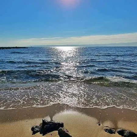 Agreable Petite Maison 2 Chambres, De 48m2 Sans Vis-a-vis Et Parking Privatif * Agde