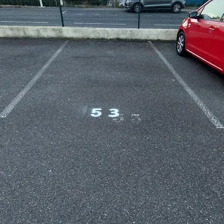 Agreable Petite Maison 2 Chambres, De 48m2 Sans Vis-a-vis Et Parking Privatif Agde