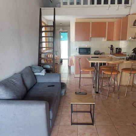 Agreable Petite Maison 2 Chambres, De 48m2 Sans Vis-a-vis Et Parking Privatif *