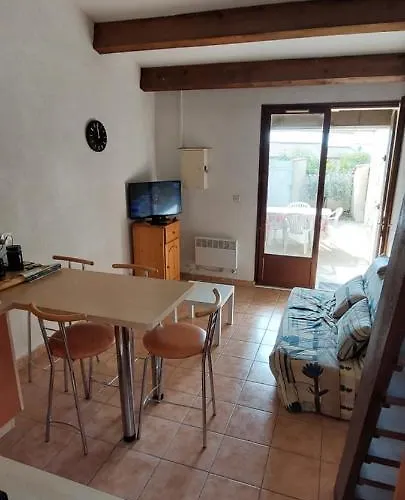 Agreable Petite Maison 2 Chambres, De 48m2 Sans Vis-a-vis Et Parking Privatif Ferienhaus *