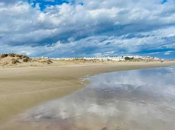 Agreable Petite Maison 2 Chambres, De 48m2 Sans Vis-a-vis Et Parking Privatif Ferienhaus Agde