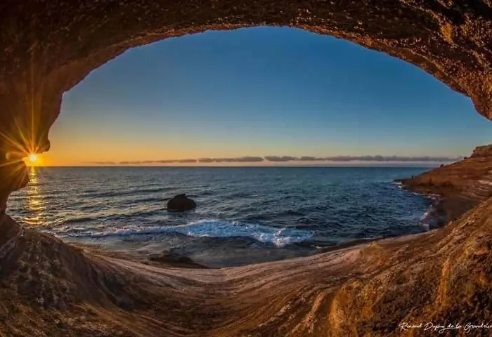 Agreable Petite Maison 2 Chambres, De 48m2 Sans Vis-a-vis Et Parking Privatif *