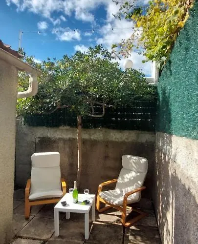 Ferienhaus Agreable Petite Maison 2 Chambres, De 48m2 Sans Vis-a-vis Et Parking Privatif *