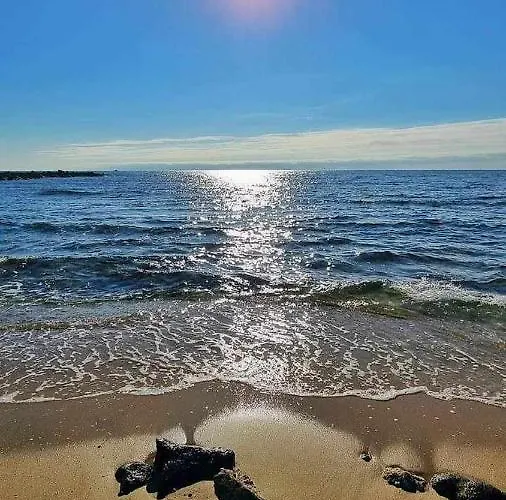 Agreable Petite Maison 2 Chambres, De 48m2 Sans Vis-a-vis Et Parking Privatif * Agde