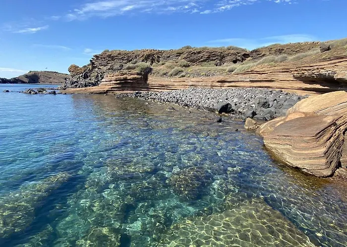 Agreable Petite Maison 2 Chambres, De 48m2 Sans Vis-a-vis Et Parking Privatif * Agde