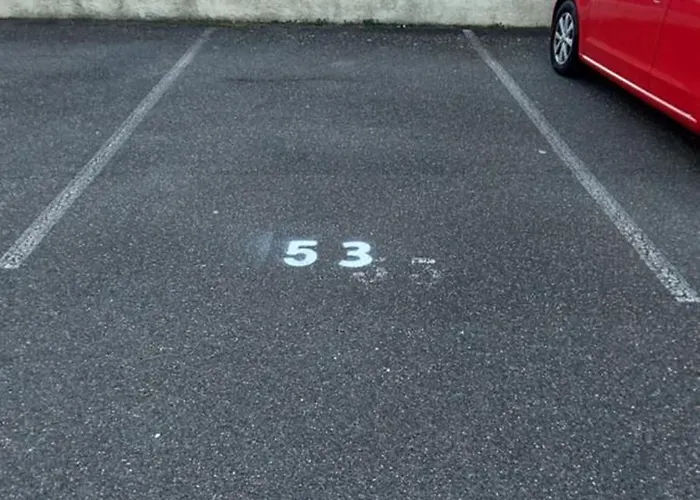 Agreable Petite Maison 2 Chambres, De 48m2 Sans Vis-a-vis Et Parking Privatif Agde